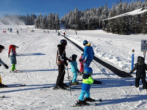 Wenigzellben átadtak egy 90 m hosszú Zauberteppichet (varázsszőnyeget).