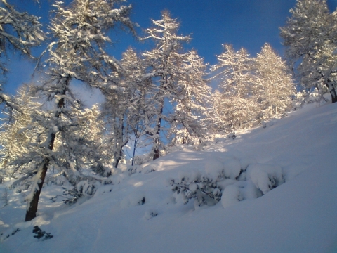 A kabinos lifttől jobbra