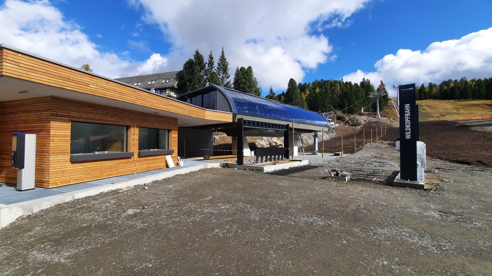 A 2023/24-es téli szezonra adják át az új Doppelmayr 6-ülőszékes felvonót