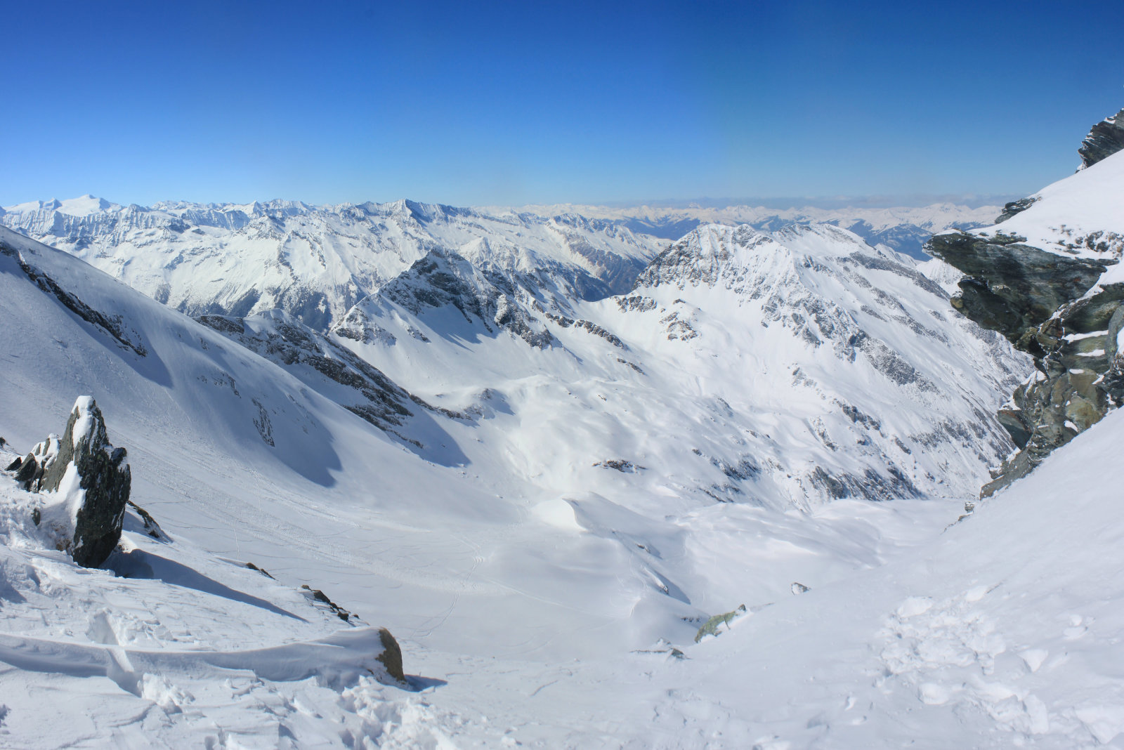 A Winterkarl első beszállója a Maurergleccser és a Kristallbahn teteje közt