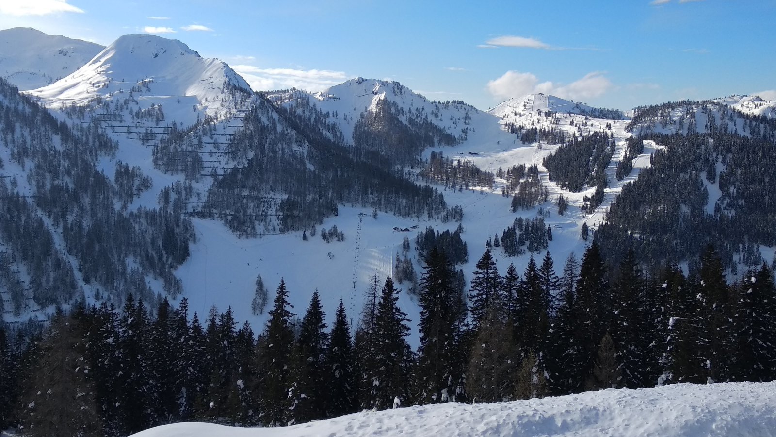 Szemben az 5a és 1-2-3-4 pályák