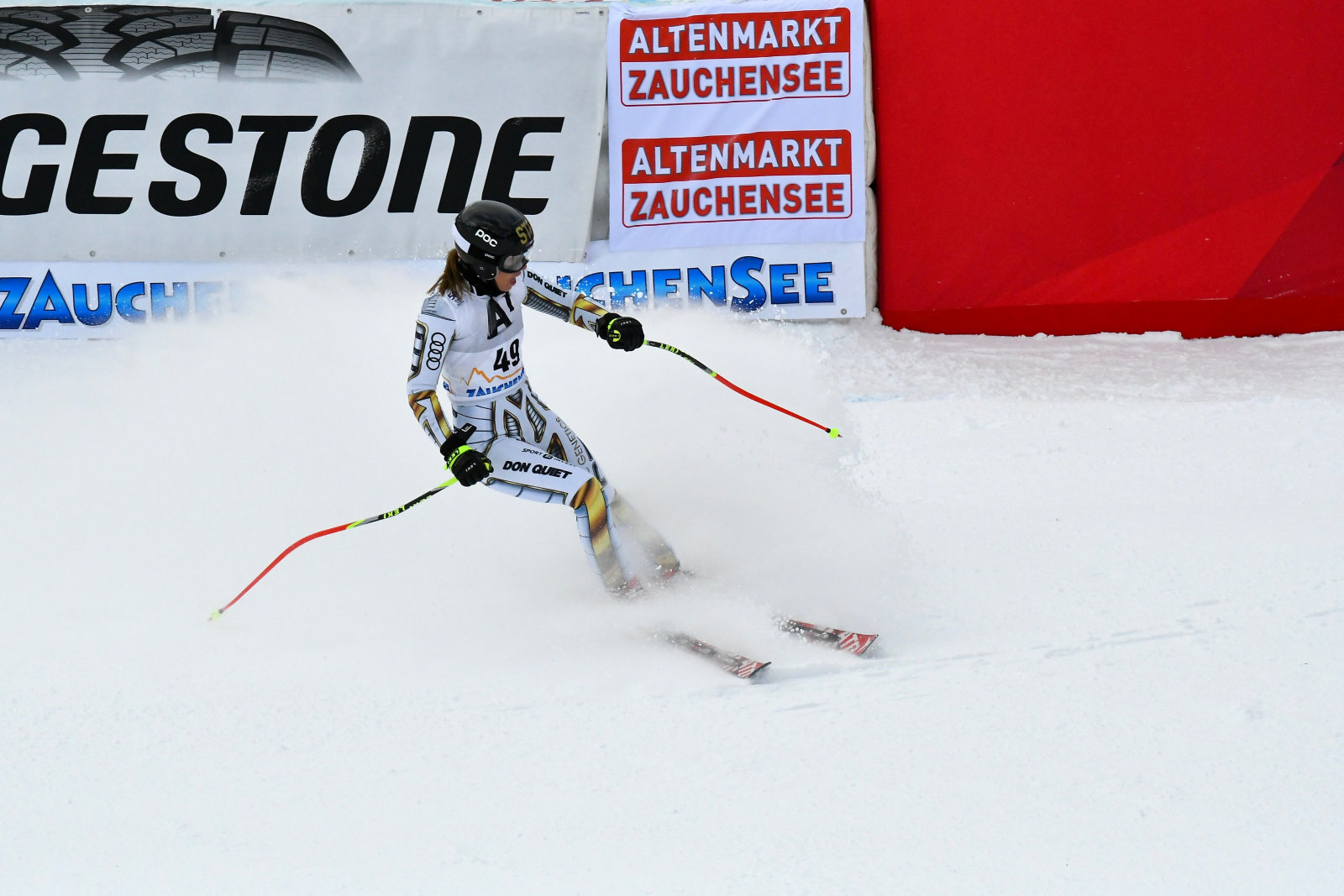 Ester Ledecka a célban