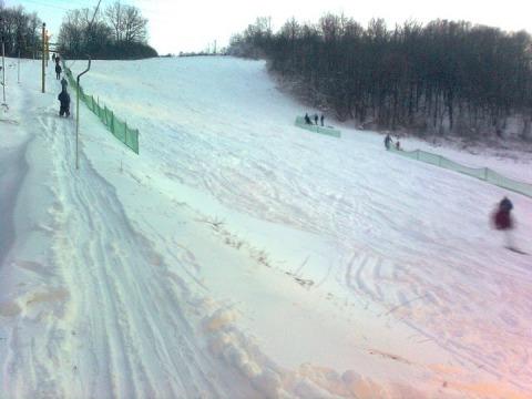 Tányéros felvonó a zebegényi sípályán