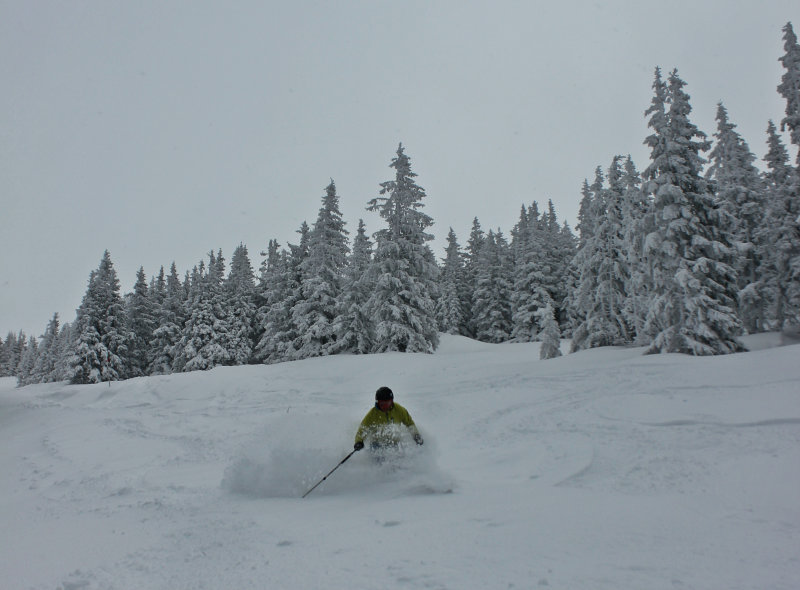 Sok hó és élvezetes lesiklás a felső szakaszon - Kattints a képre a nagyításhoz