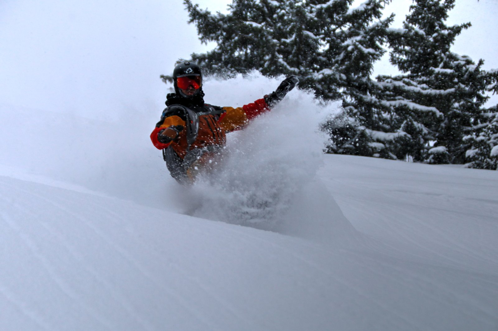 Nagyszerű porhó az északi, Saalbach felé néző oldalon