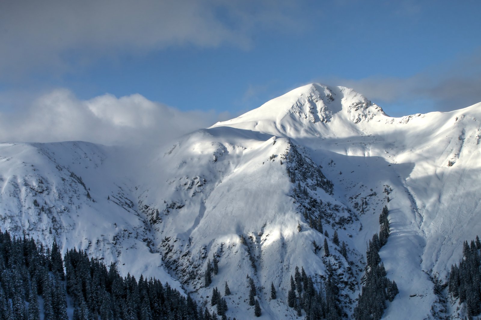 A reggeli órákban a Maurerkogel teljes téli pompájában