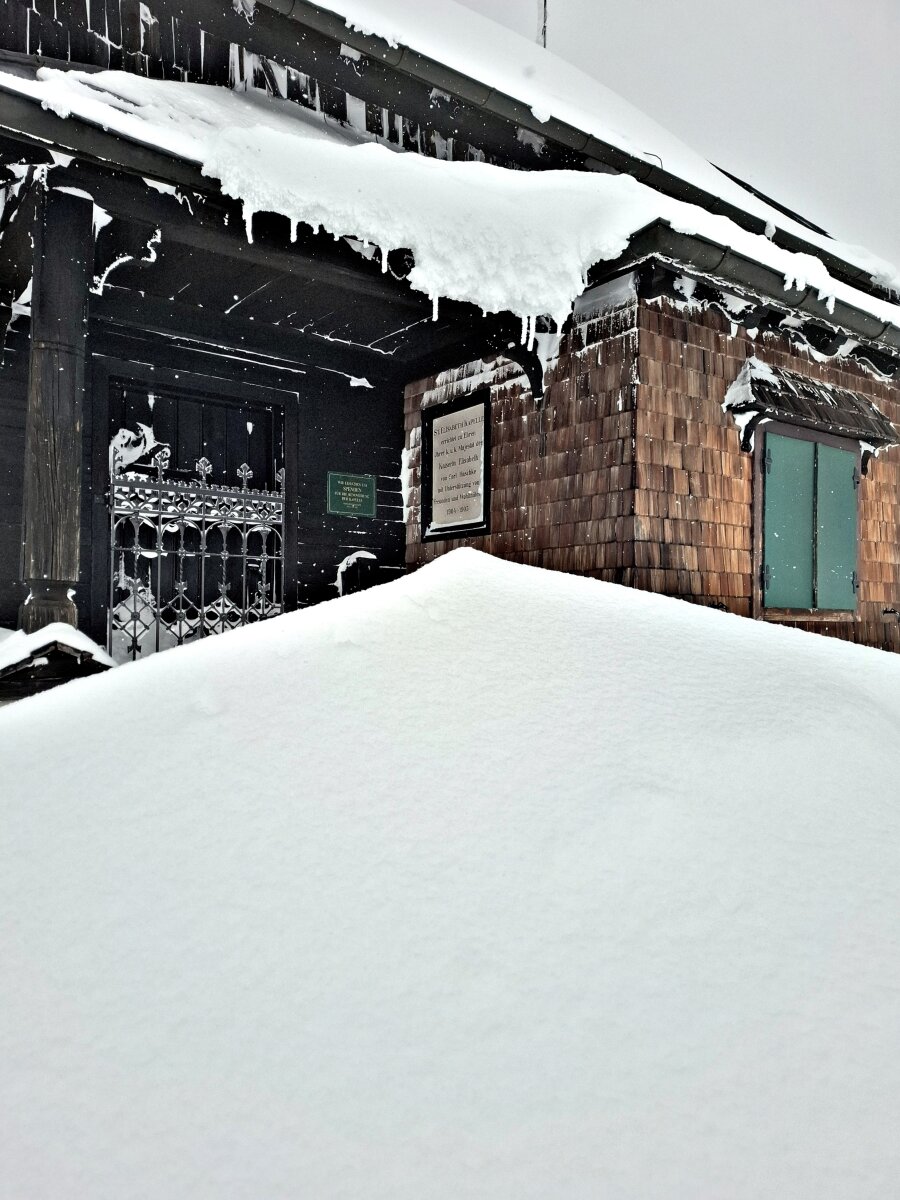 A zelli Erzsébet kápolna 2000 méteren