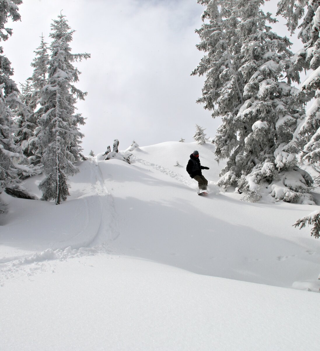 Néha  Nap is mutogatta magát, de alapvetően felhős-havas idő volt.
