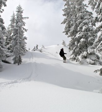 Néha  Nap is mutogatta magát, de alapvetően felhős-havas idő volt.