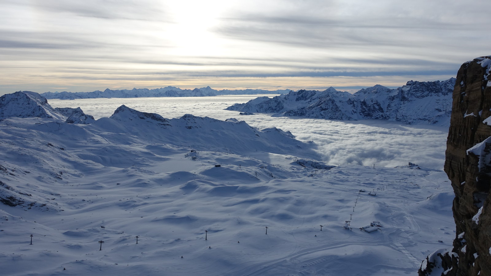 Kilátás a 71, 72 pálya tetejéröl az olasz oldalra naplemente előtt