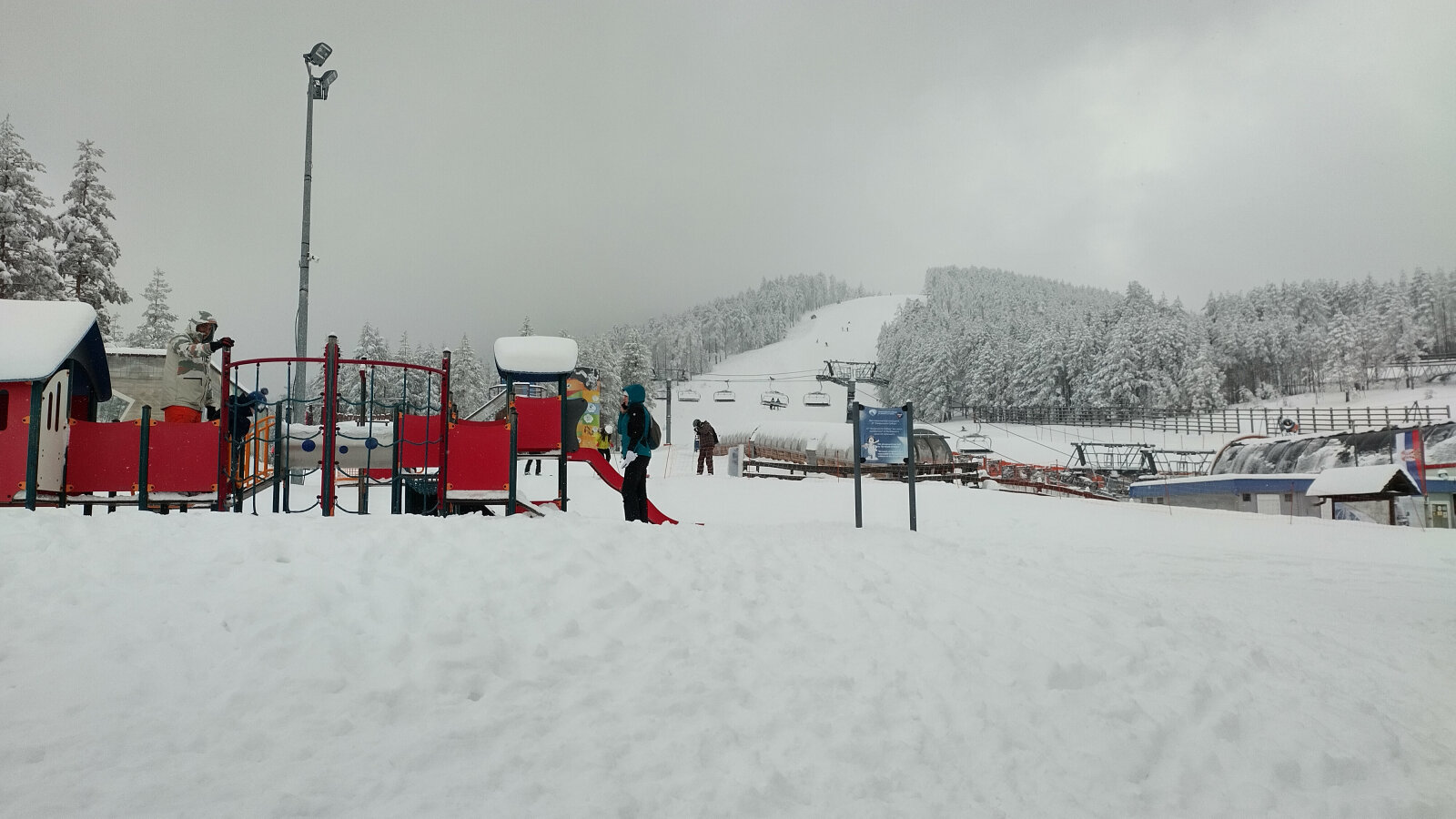 Játszótér a síterepen | Kép: Fóris Gábor 