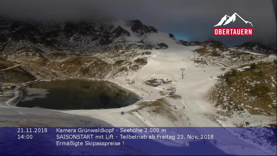 A Hochalm a Grünwaldkopfbahn hibrid felvonójának a tetejéről nézve