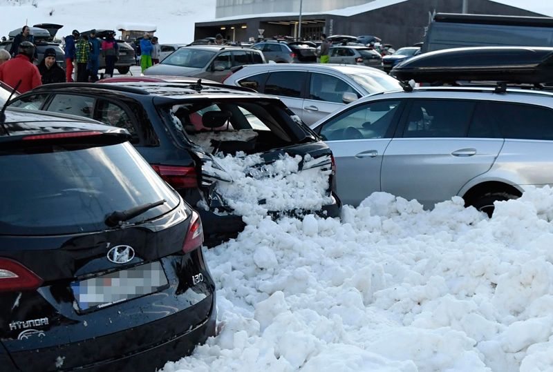 Ilyen kárt tud okozni a lavina (zeitungsfoto.at)