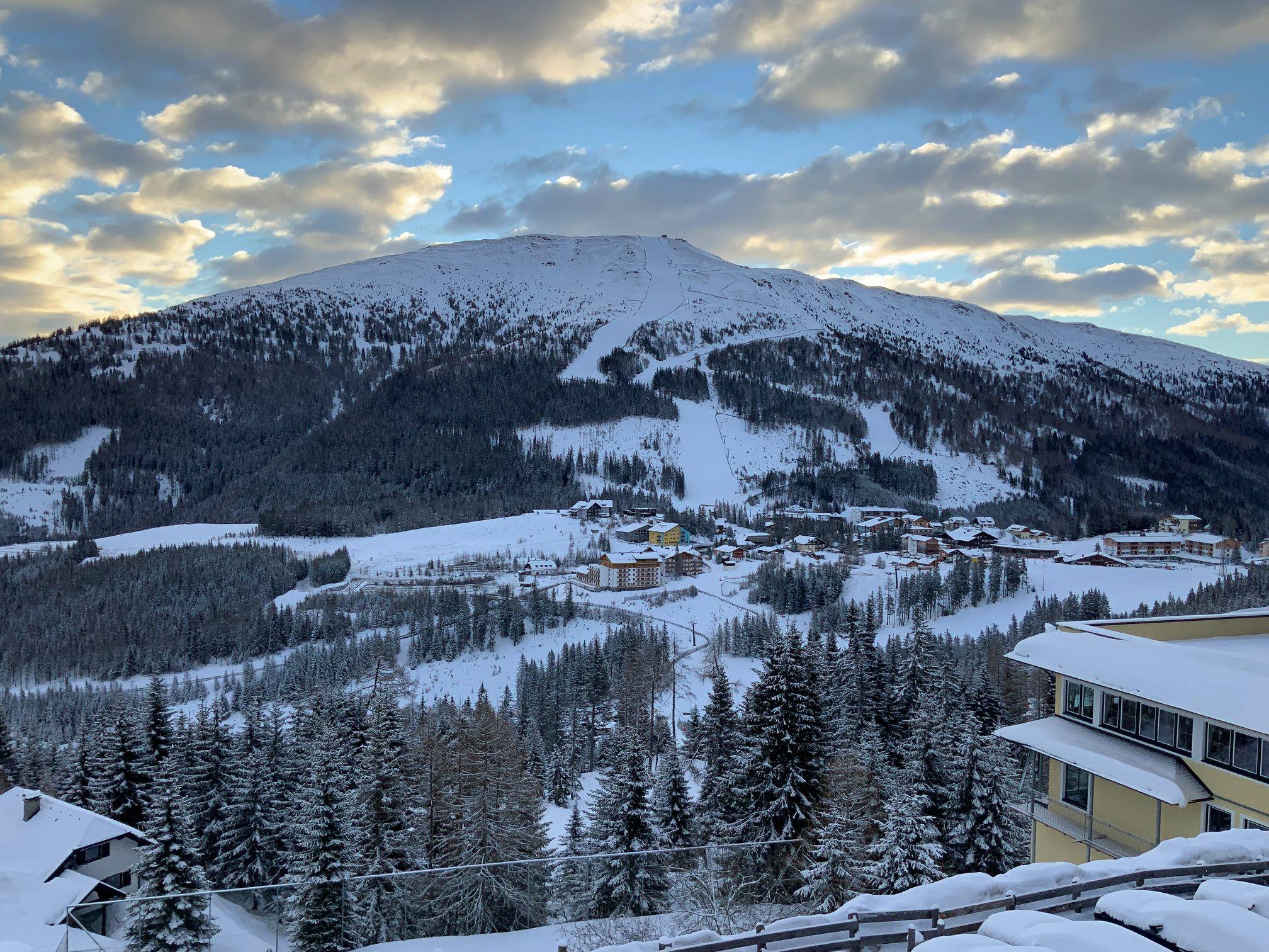 Katschberg, Ausztria. A síterep 20 cm friss hóról számolt be.