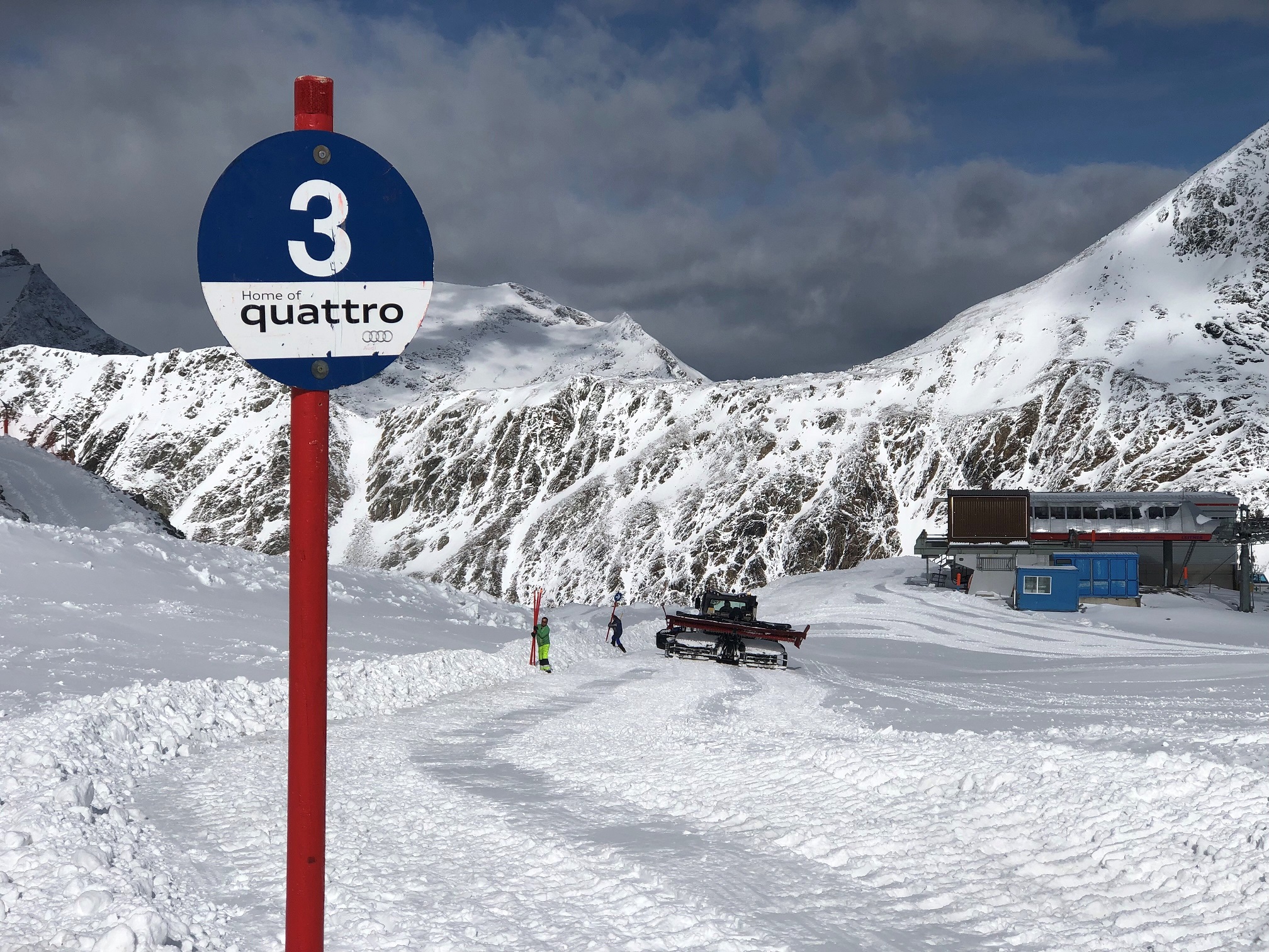 Nyitás előtti előkészületek (Kép: TMR / Mölltaler Gletscher)