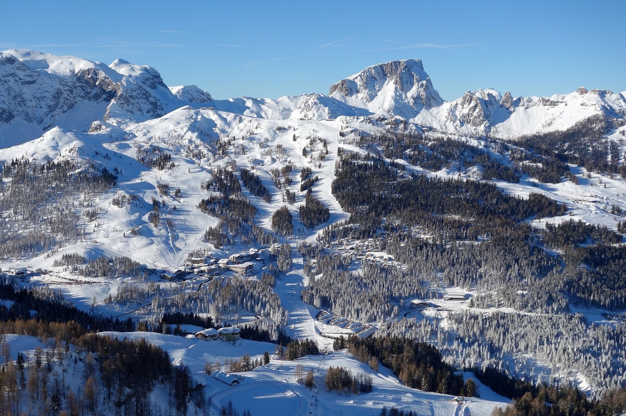 A régi lenn a völgyben