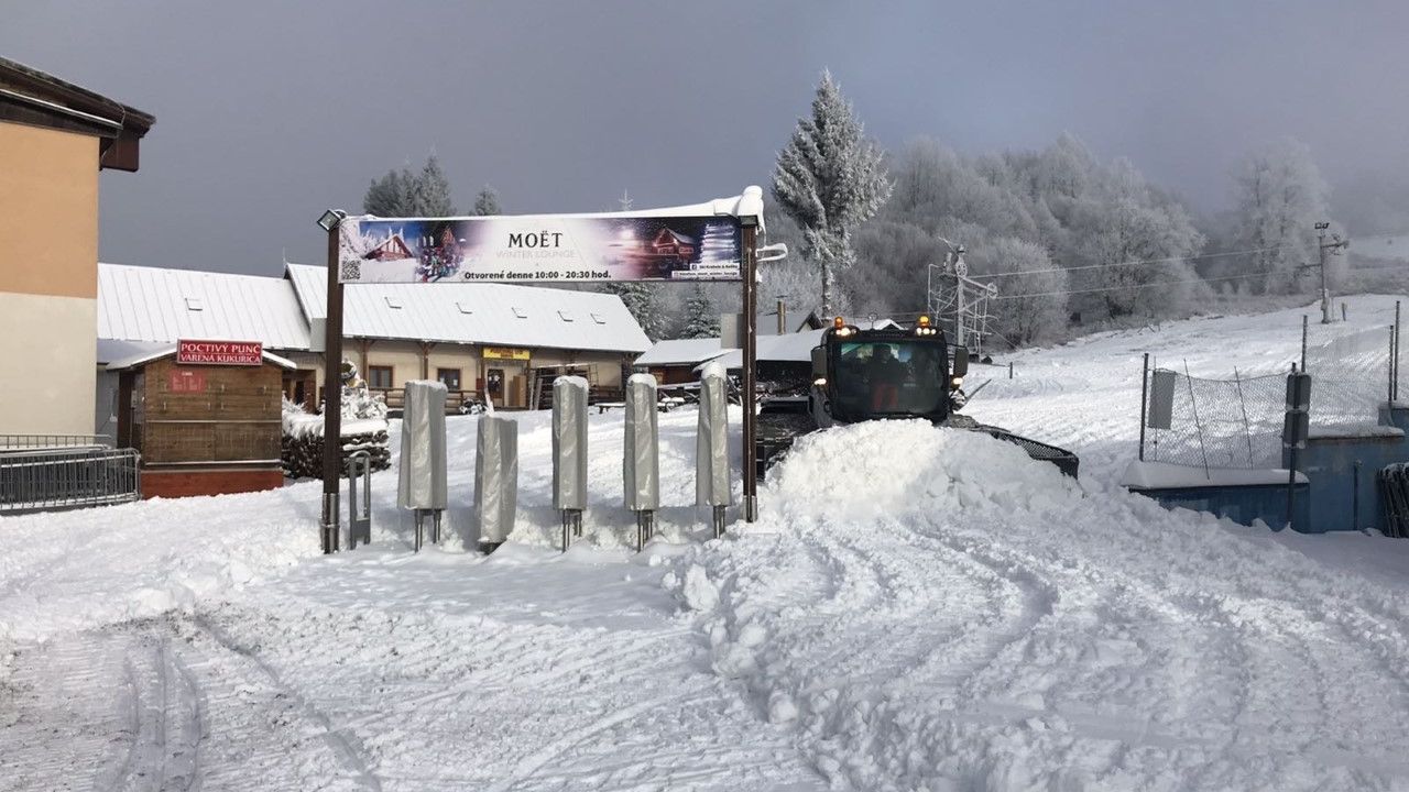 Krahule nyitás előtt