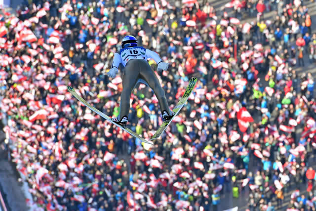Sírepülés - a leghosszabb távolságú síugrás - 200 m feletti rekordokkal