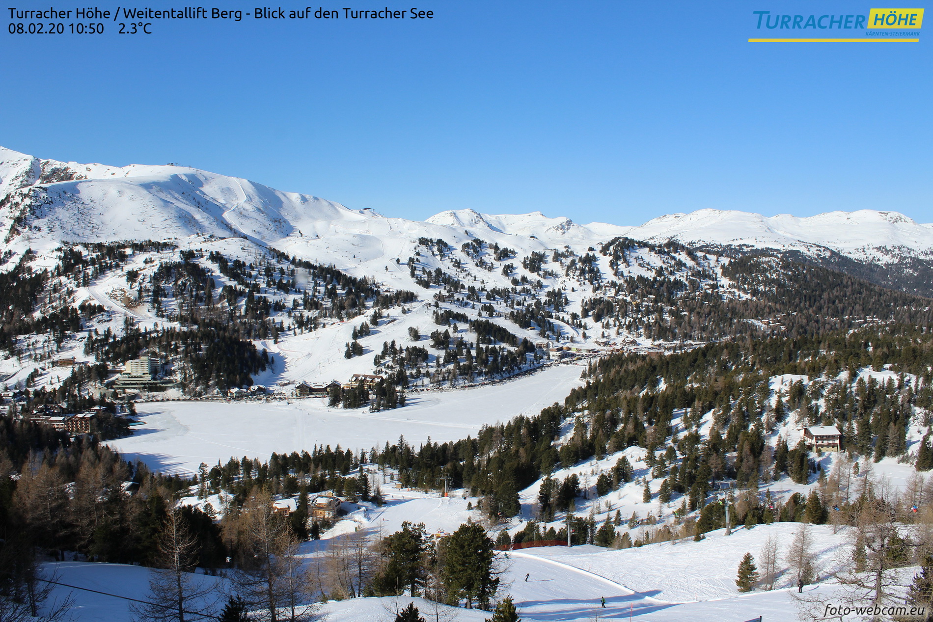 Webkamera kép: bármikor meg lehet nézni, milyen sok hó van