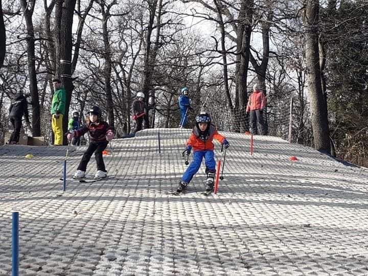 Gyermek verseny műanyagpályán
