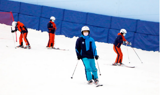 Kína, beltéri sípálya mostanában