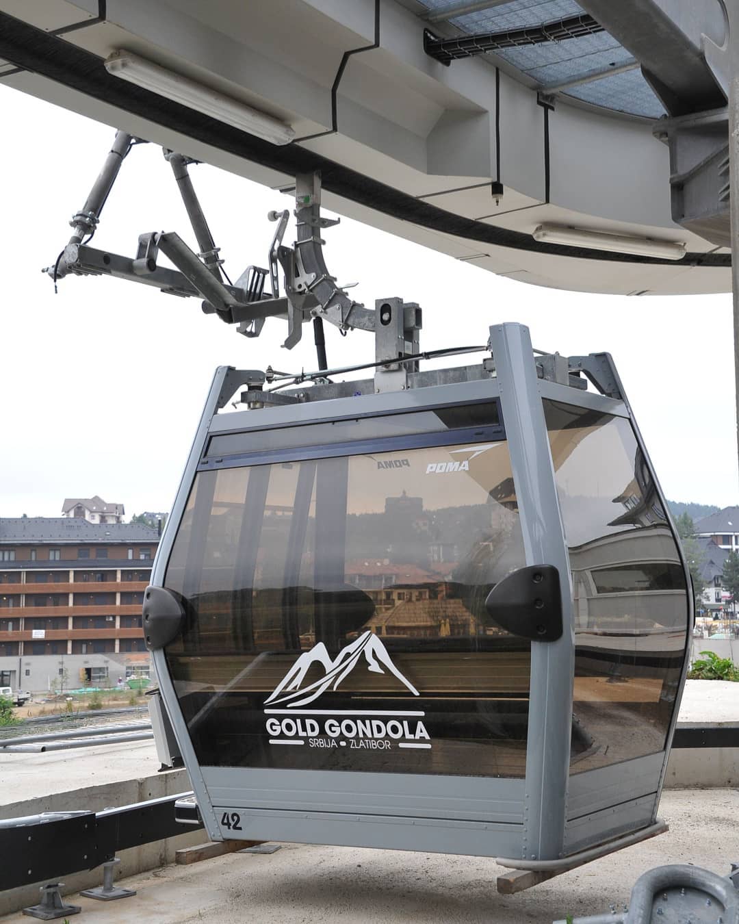 A Gold névre keresztelt liften ilyen kabinok közlekednek