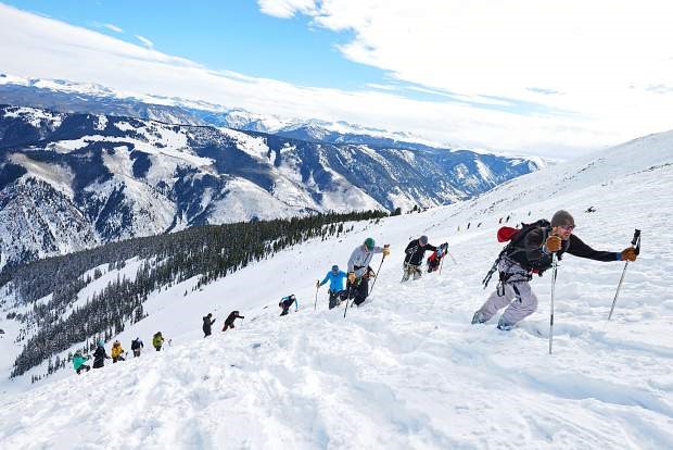 Felmerülhet a kérdés, hogy miért nem ratrakolnak. A válasz egyszerű: nem kijelölt sípályákról van szó.