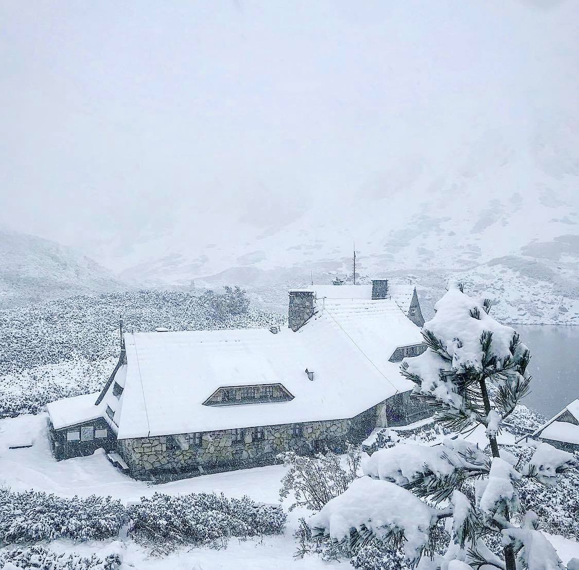 Lengyel-Öt-tavi menedékház ma reggel