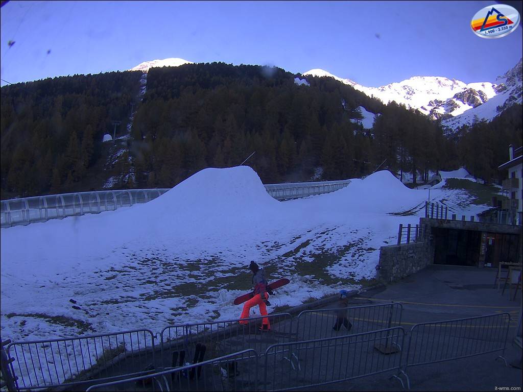 A völgyben (1900 m) is rengeteg havat gyártottak - Fotó: Seilbahnen Sulden