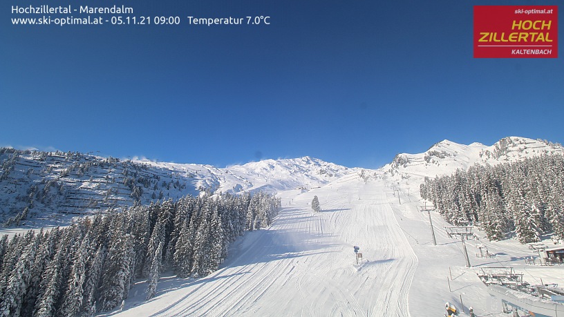 Zillertalban (Tirol) a Hintertux gleccser mellett már Hochfügenben is lehet a hétvégétől síelni, snowboardozni.