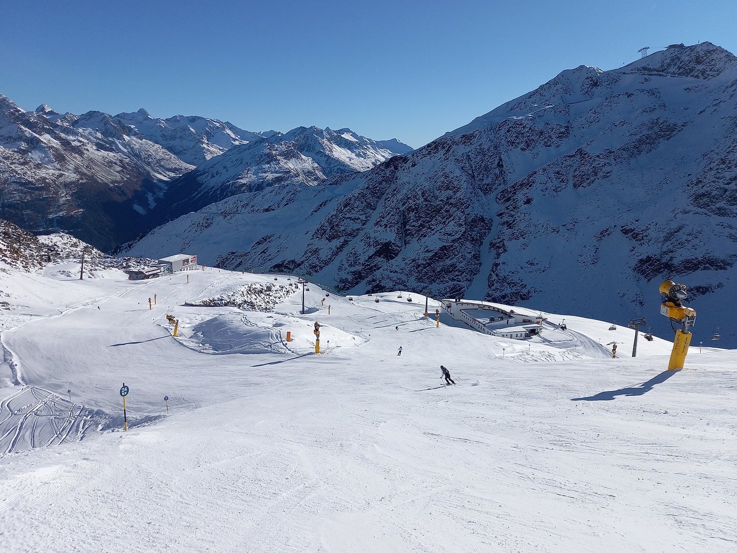 Sölden a hétvégén, a síterep december 12-ig zárva marad