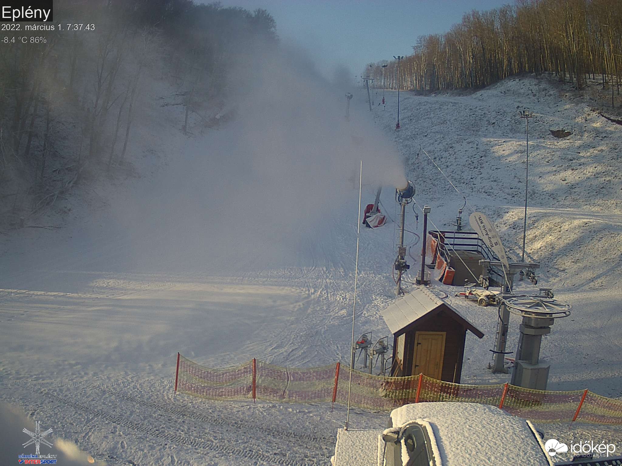 Az Időkép webkamera képe ma reggel az eplényi pályáról