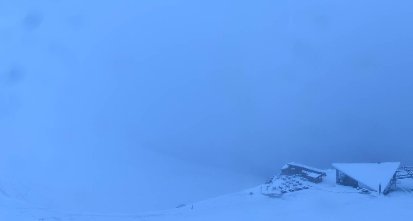 Tegnap reggel egy rövid időre tisztul a kép a freeriderek paradicsomában (Le Grave, 3200 m)