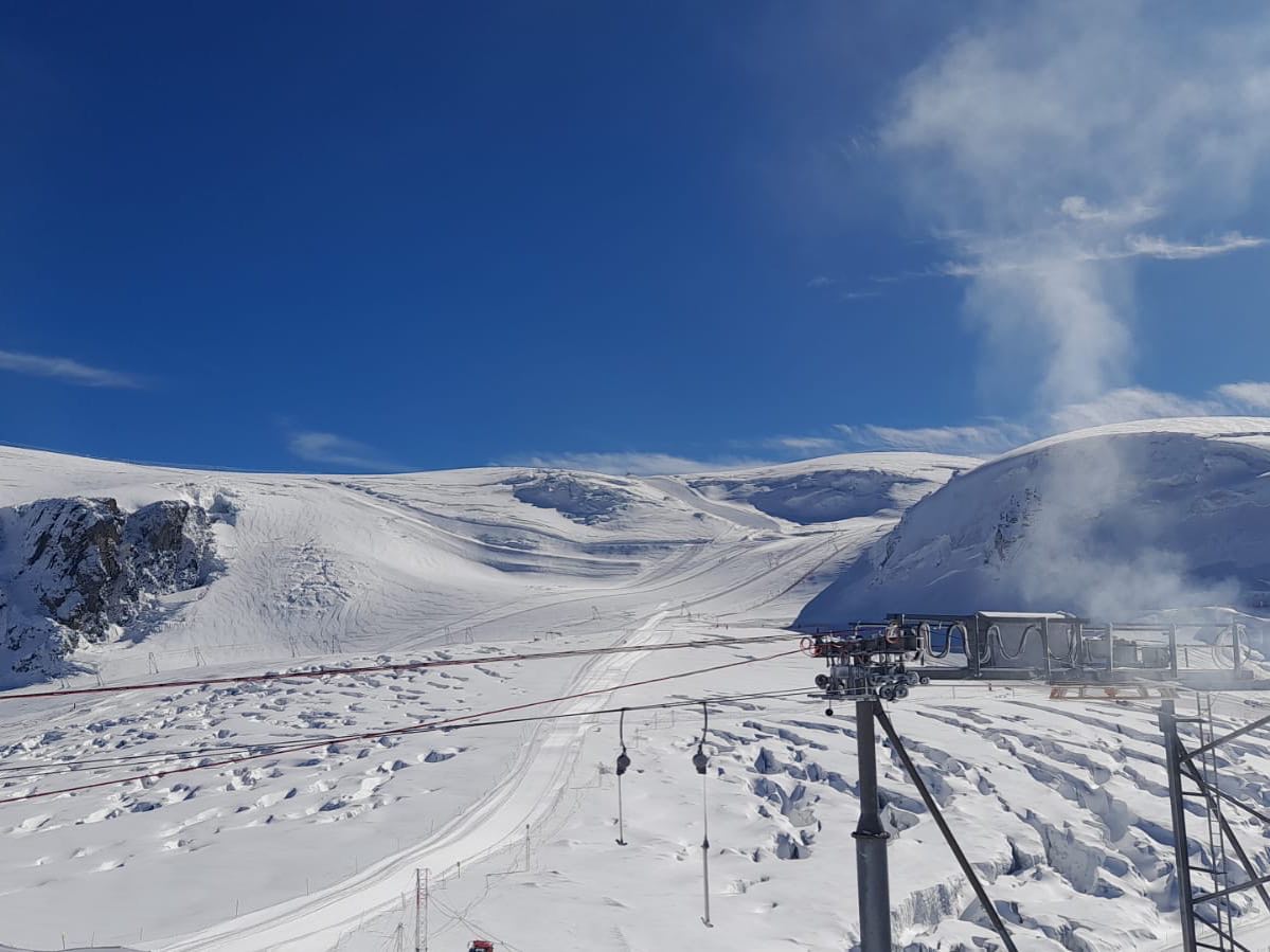 Még a középső részen is volt elég hó, alul már hiányzott