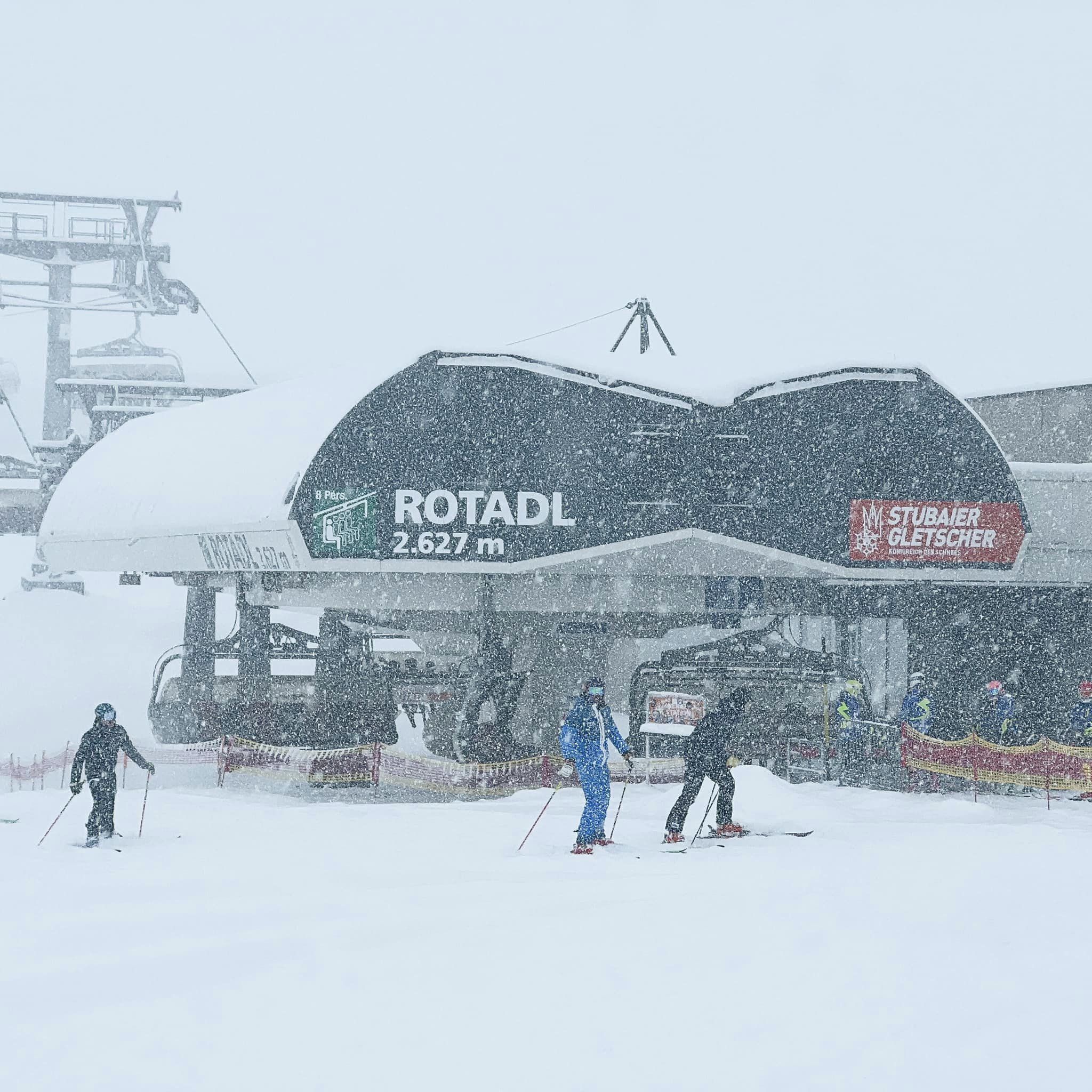 Stubai-gleccser, Ausztria. Hétvégén újabb pályákat nyitnak meg.