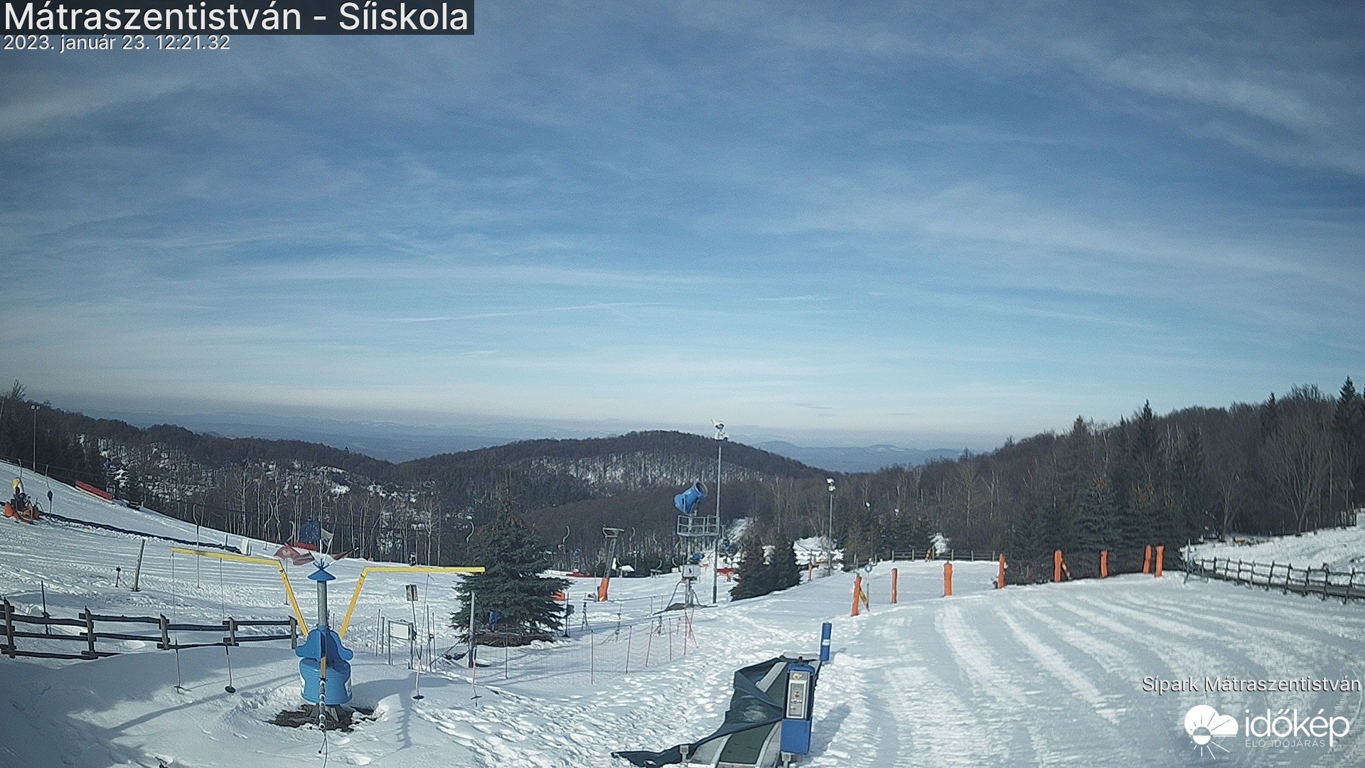 Mátraszentistván - Síiskola hétfő délben (Kép: idokep.hu / Sípark Mátraszentistván)