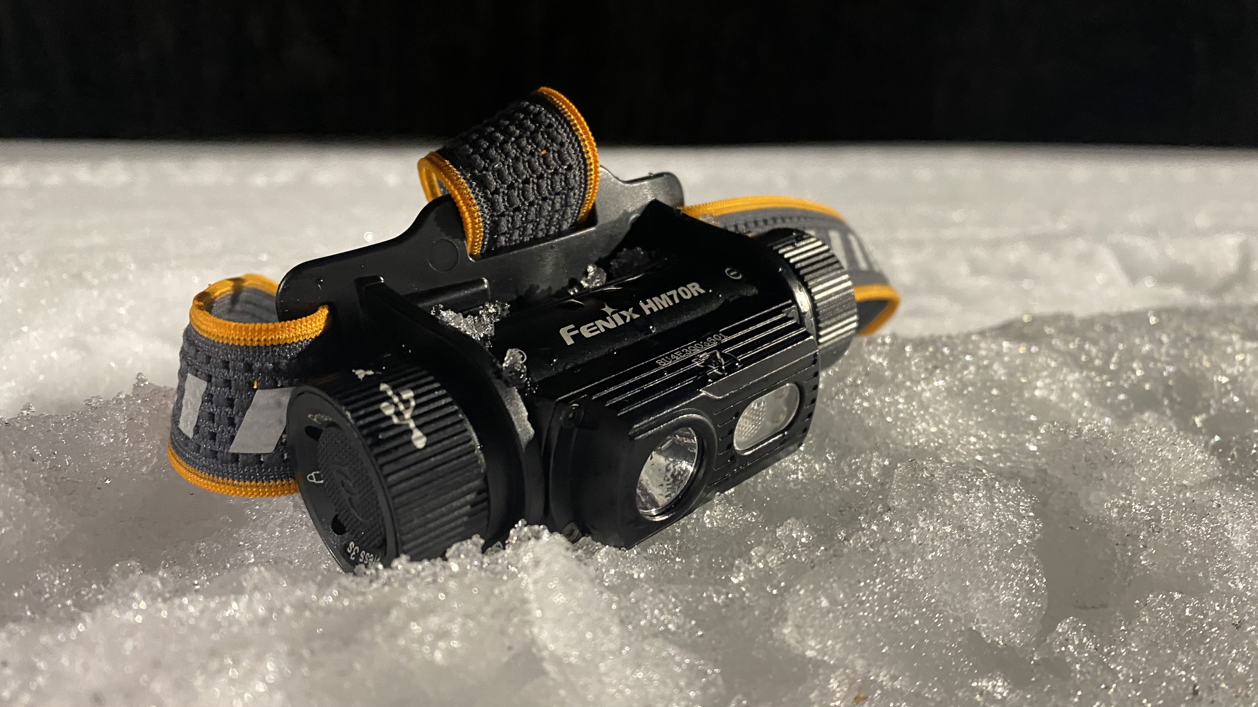 A Fenix HM70R fejlámpa víz- és hóálló