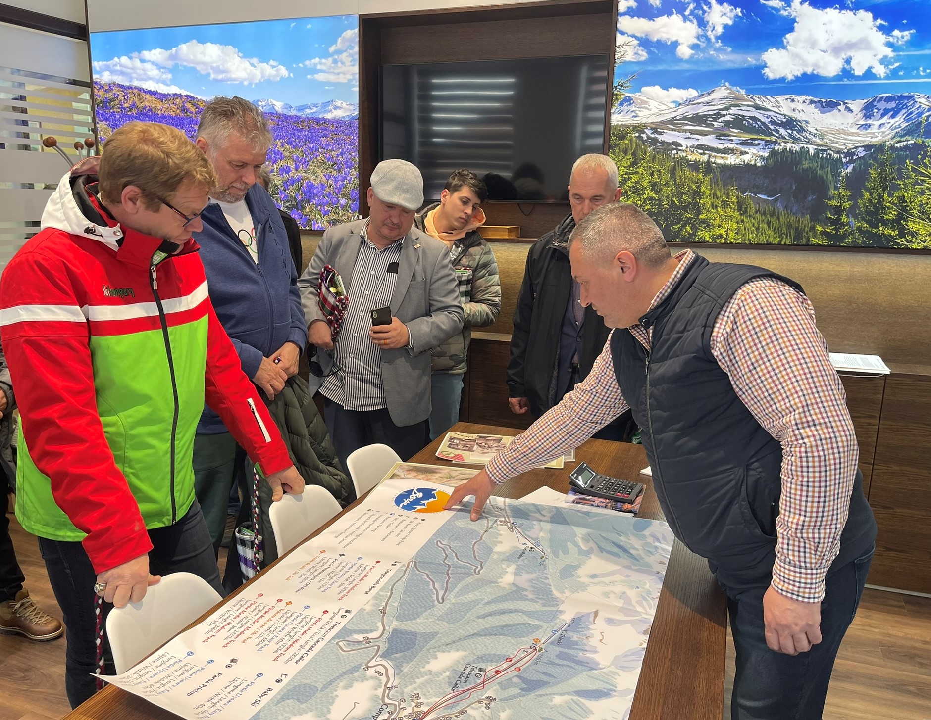 Fejlesztési tervek az asztalon | Fotó: MOB-Média