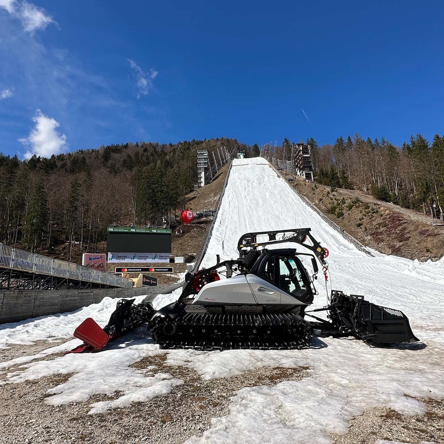 Planica, készülnek a hétvégére
