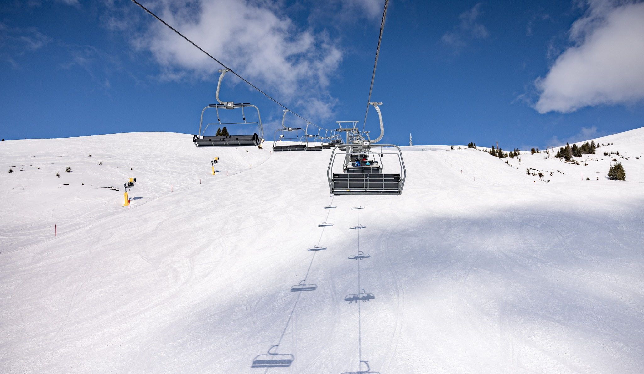 Saalbach: a hétvégén elbúcsúztatták a szezont és ezt a négyülésest (Limberg), jövőre nyolcszemélyes épül a helyén. Leogang bejelentette, hogy április 16-ig nyitva tartanak
