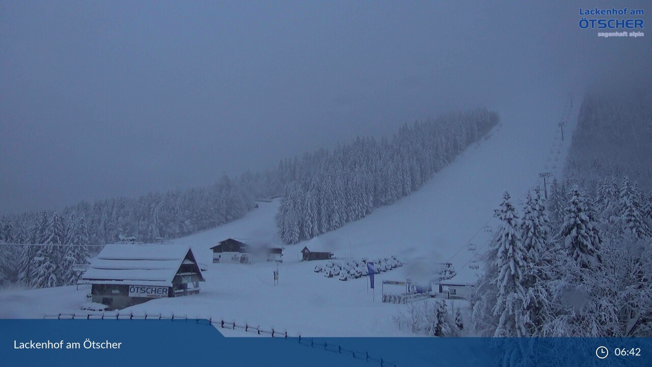 Lackenhof talán egész télen nem volt ennyire havas, mint most - fotó: feratel webkamera