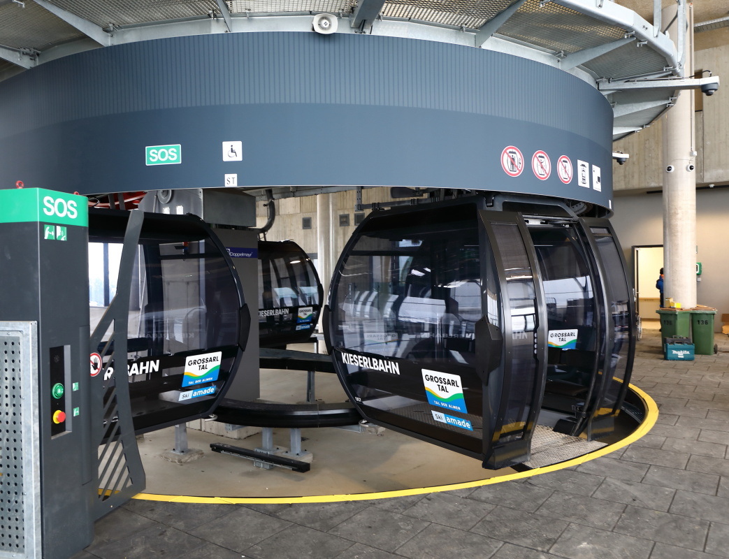 A kabinos különlegessége, hogy a völgyállomás és hegyállomás személyzet nélkül üzemel.