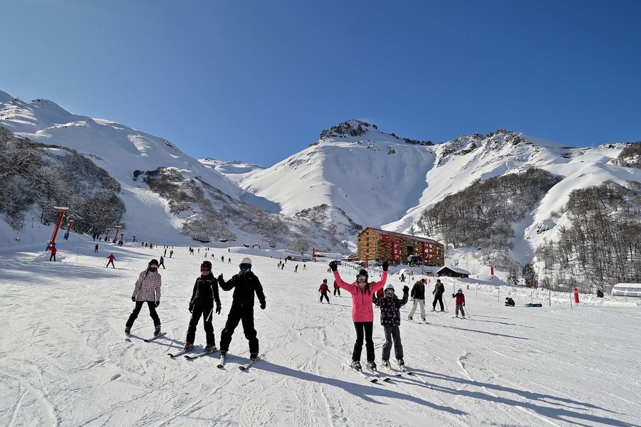 Javában zajlik a síszezon a dél-amerikai sípályákon is, a fotón a chilei Termas De Chillan, amely a nemzetközi síválogatottak egyik kedvenc edzőhelyszíne - Fotó: Nevasport Chile