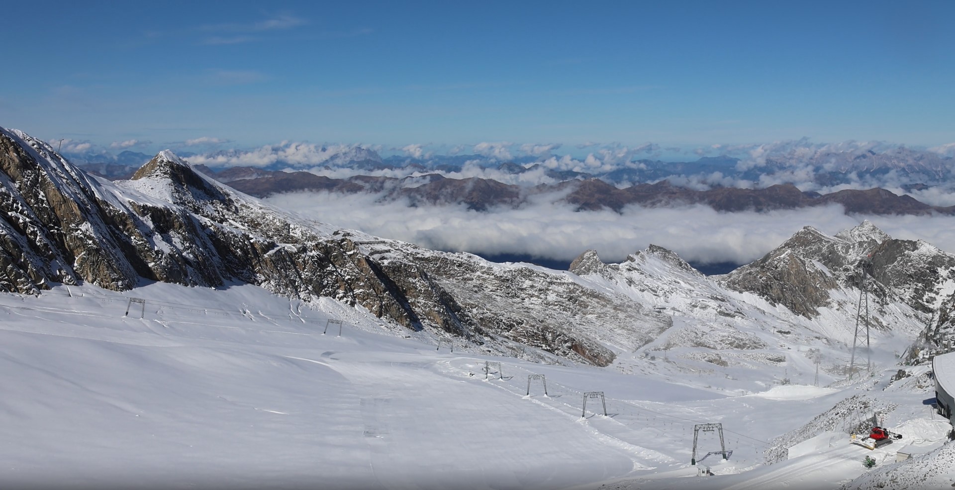 Kaprun szombat kora délután, itt is üzemelnek a hóágyúk - Fotó: feratel
