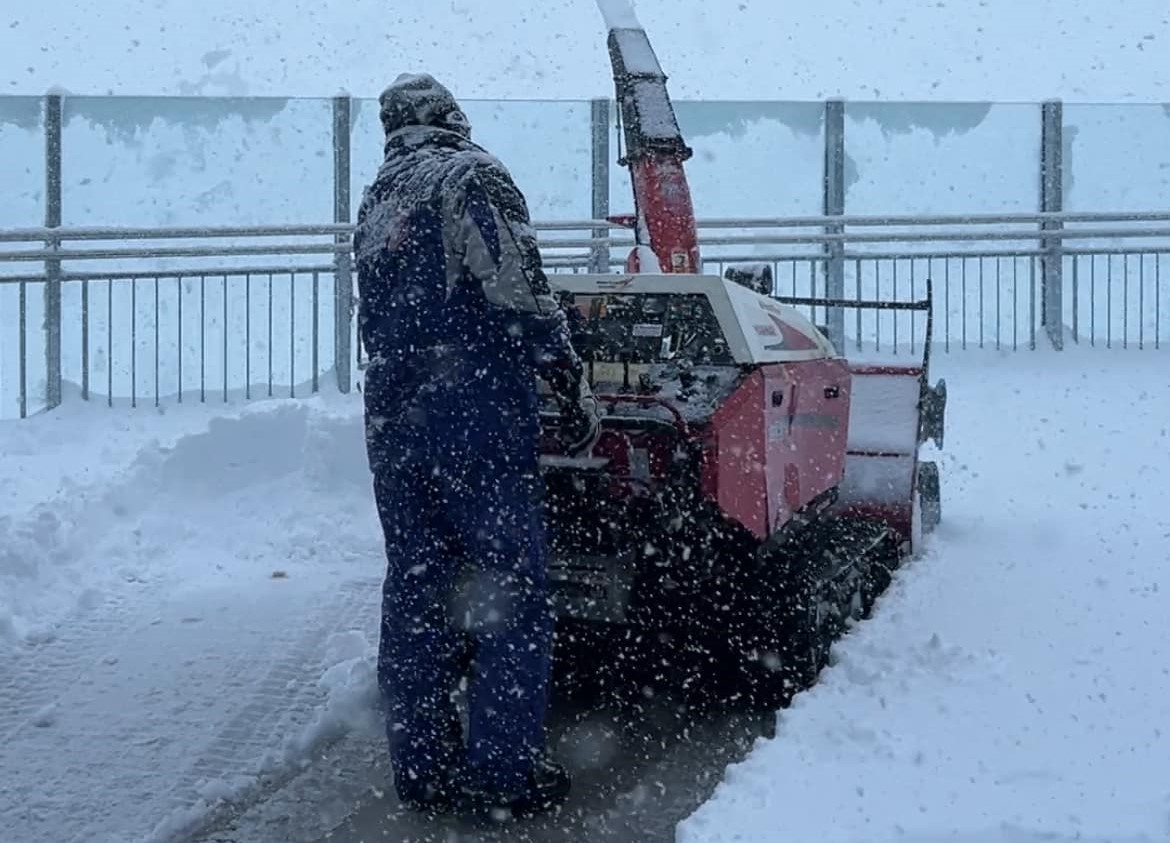 Hintertuxon reggelig 30 cm esett és jelenleg is szakad a hó, ahogy a többi gleccseren - Fotó: Hintertux