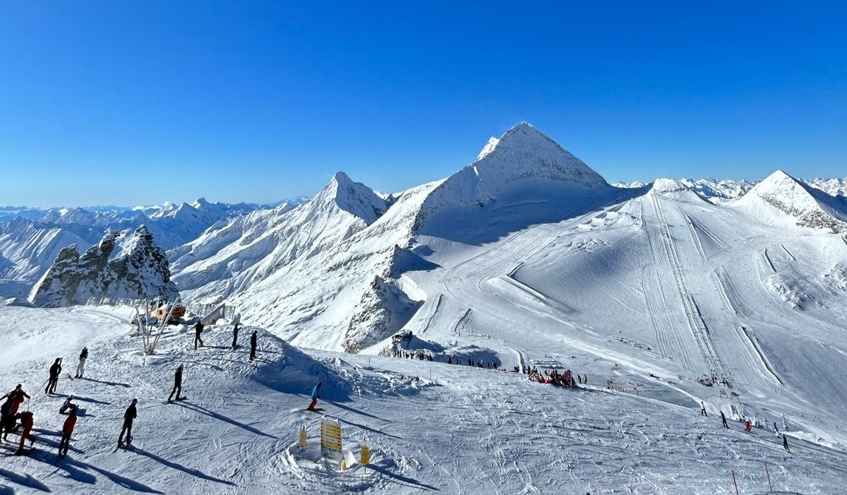 Hintertux a szerdai napsütésben - Fotó: Hintertuxer Gletscher