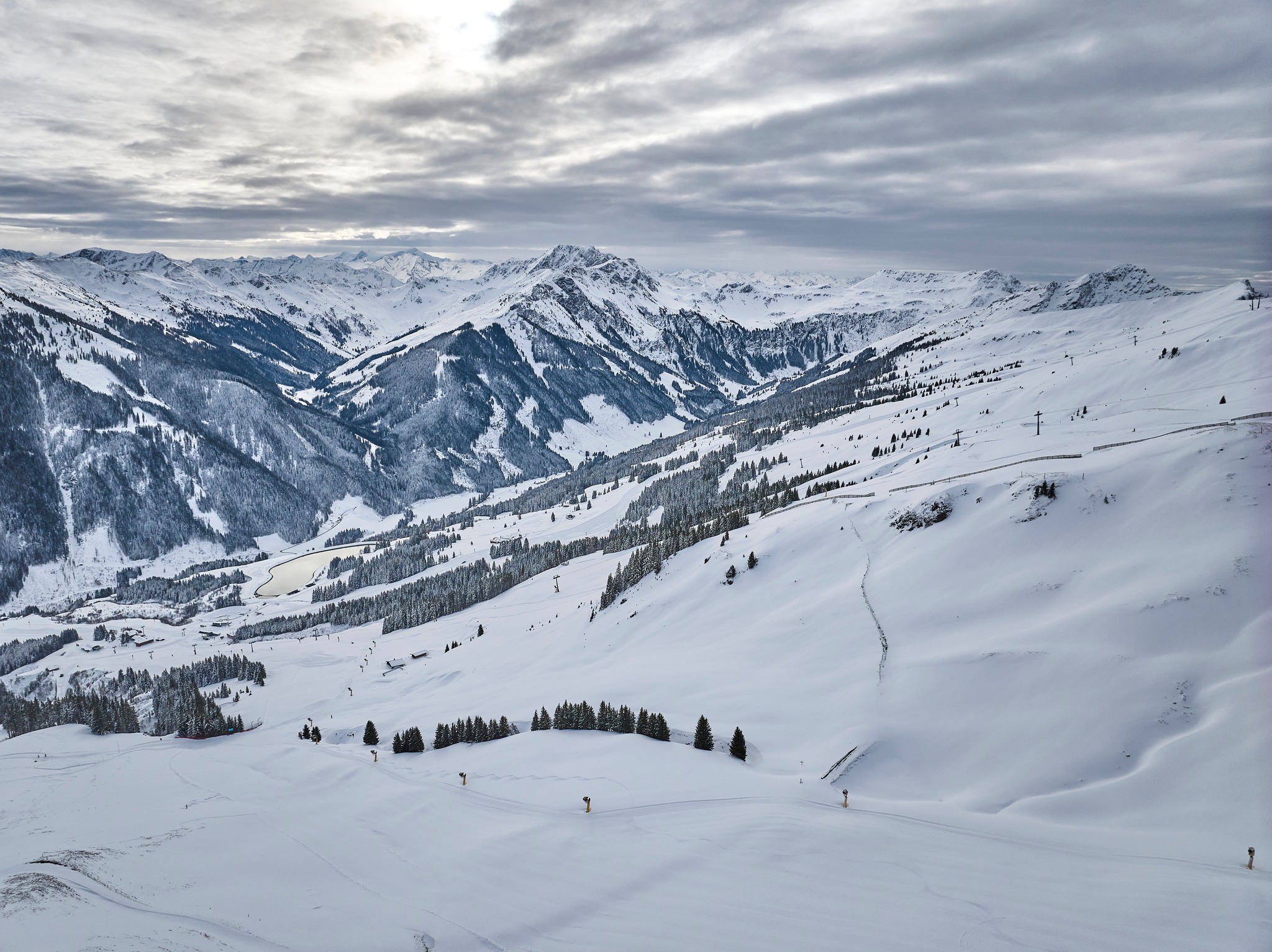 Télies arcát mutatja Saalbach, a napokban ide is sok hó érkezhet - Fotó: Saalbach-Hinterglemm Tourismus