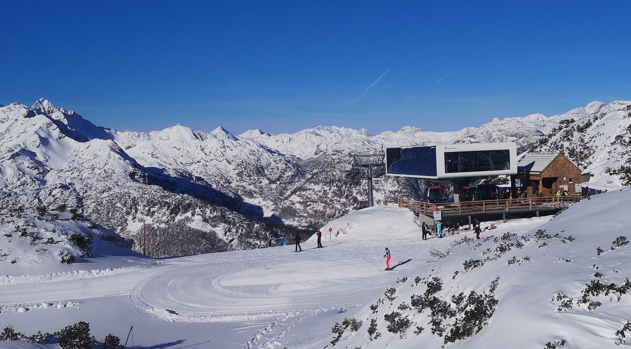 Az új felvonó hegyállomása