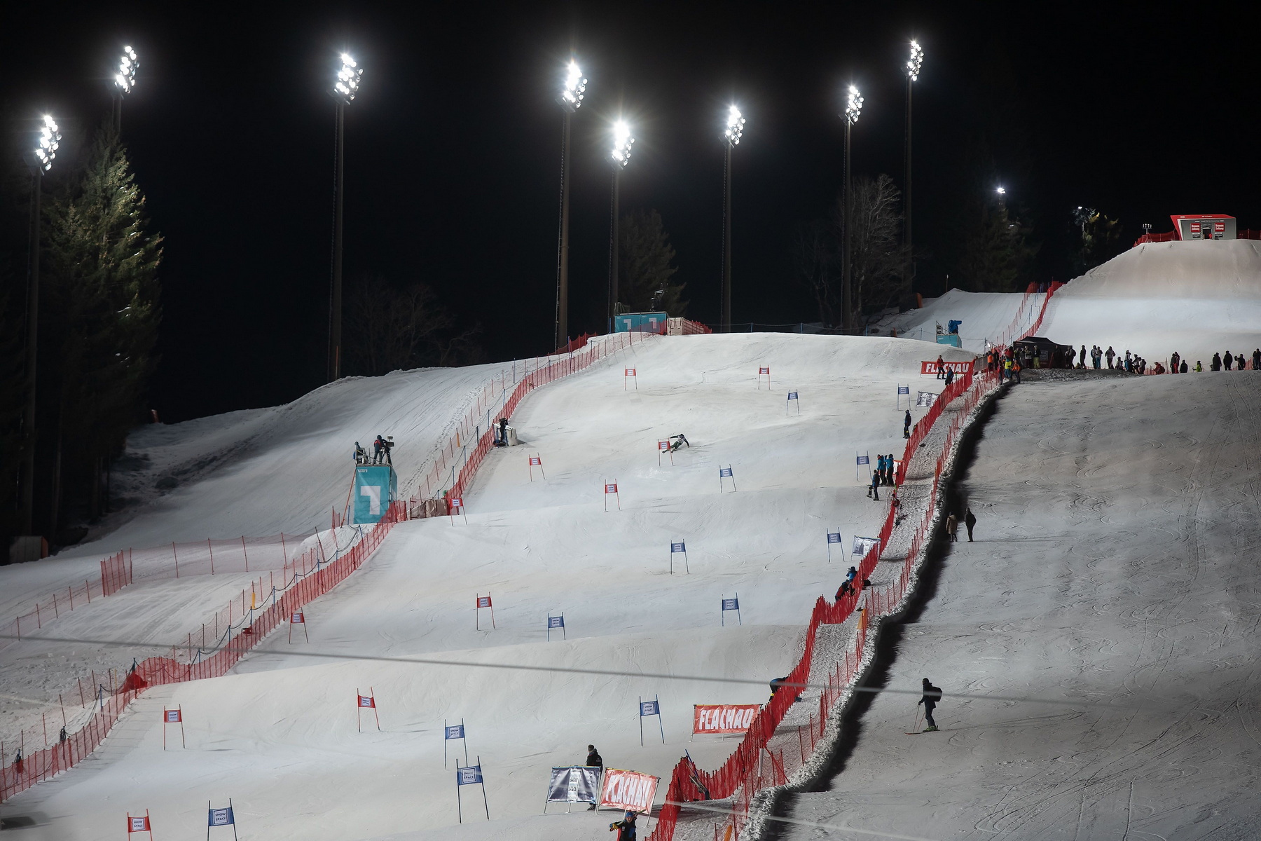 Ilyen reflektorok kellenének a felső részre is