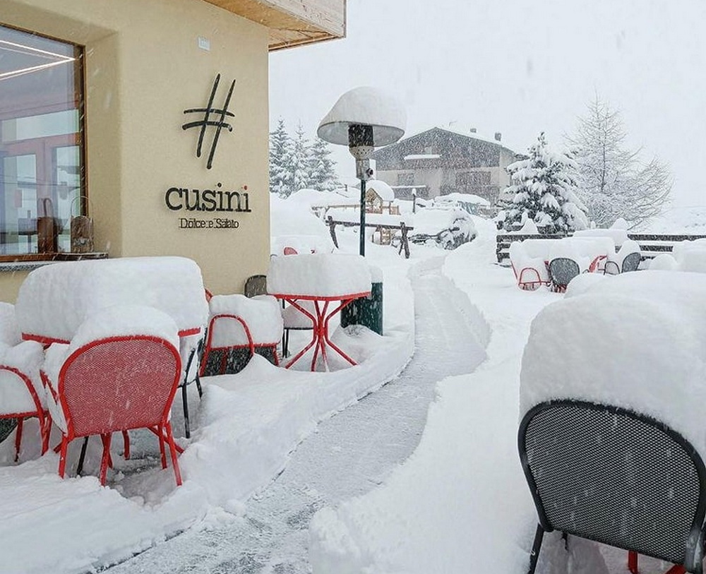 Livigno, behavazott asztalok